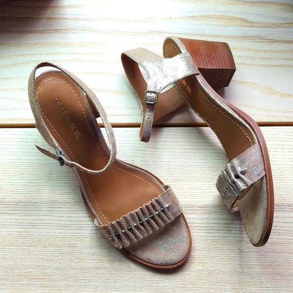 🆕🌿TRASK GOLD SANDALS🌿 - Picture 8 of 8